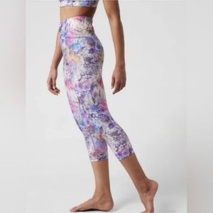Athleta Elation Capris, Size M